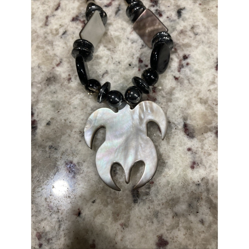 Handcrafted Abalone Turtle And Mother Of Pearl Necklace Folk Art Beautiful - Picture 6 of 7